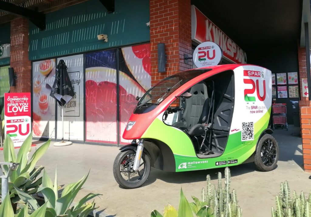 SkyNet SPAR2U in front of Kwikspar